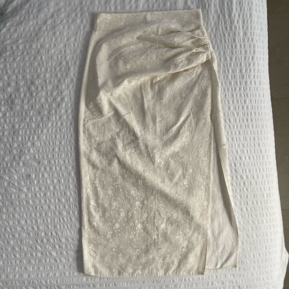 Zara MIDI Skirt, White, Medium 28